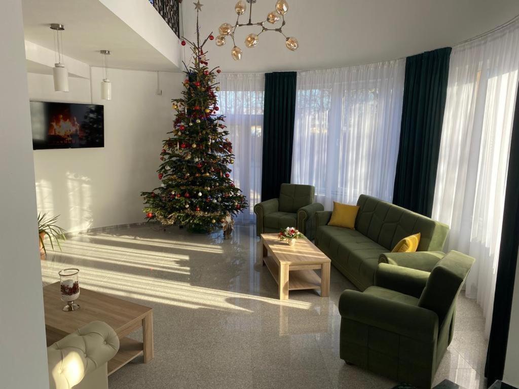 Budux Delux Vila Négyfalu Kültér fotó